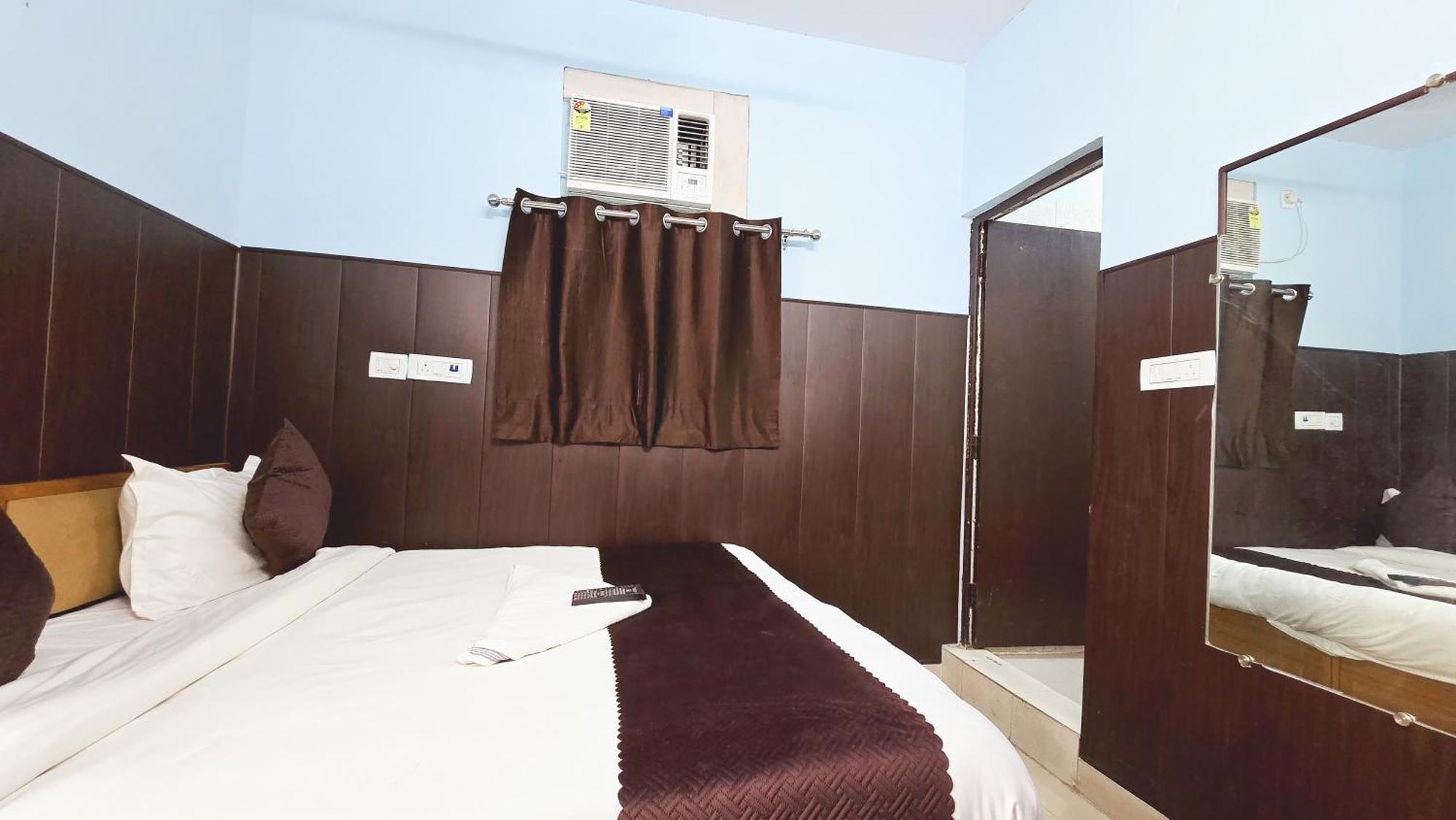Hotel Commodo Near Durgabai Deshmukh